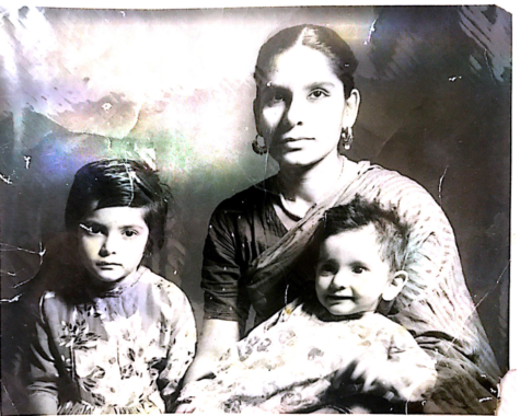 Ammi with her children in 1961. Photo provided by Aimen Jan.